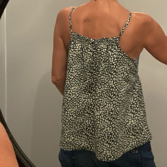 Old navy spaghetti strap top size M - Picture 2 of 6